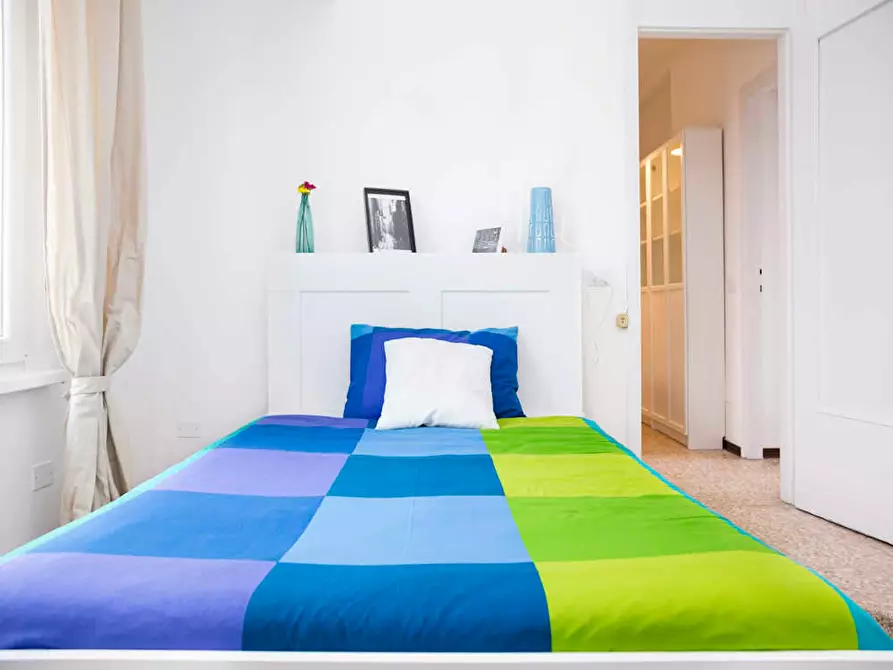 Immagine 1 di Camera in affitto  in Viale Carlo Espinasse a Milano