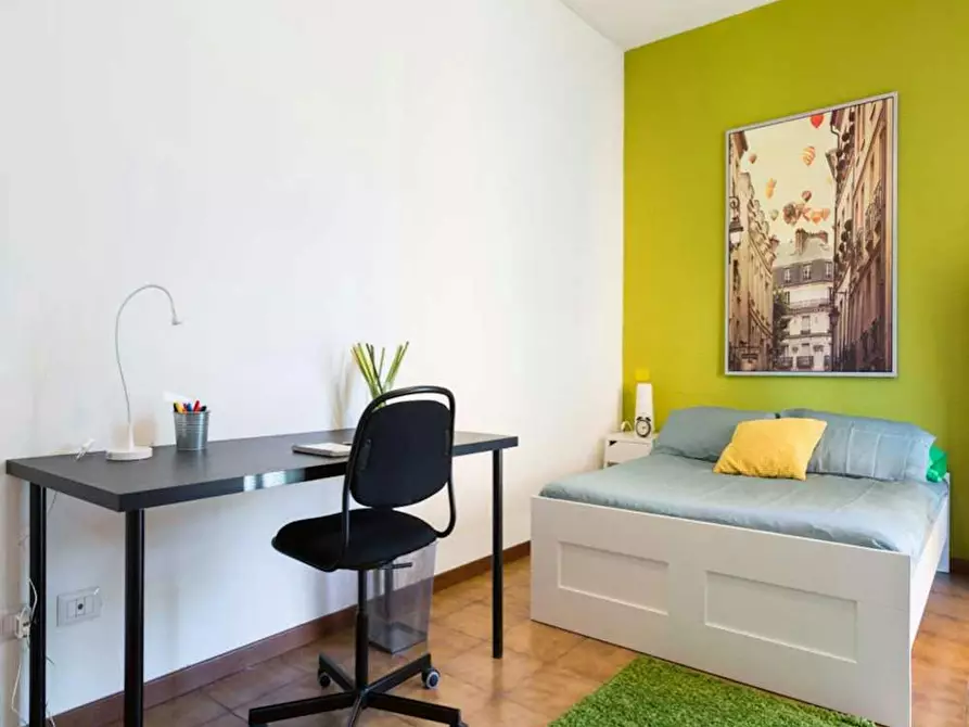 Immagine 3 di Camera in affitto  in Via dei Mandorli a Corsico