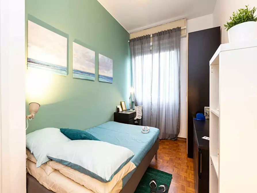 Immagine 2 di Camera in affitto  in Via Sulmona a Milano