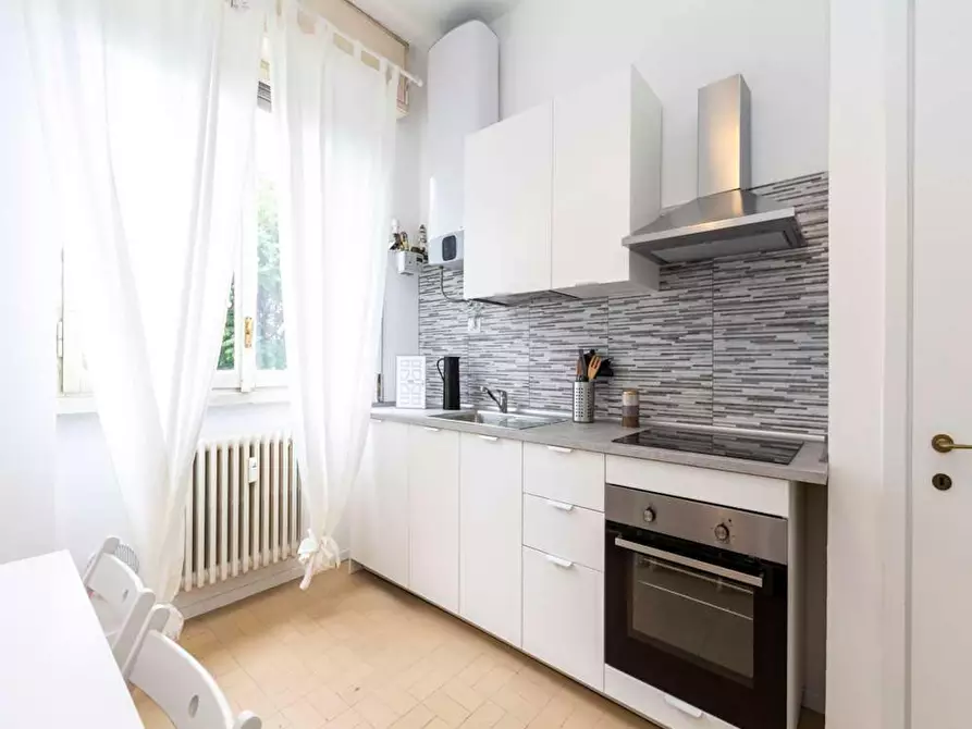 Immagine 8 di Camera in affitto  in Via Sulmona a Milano