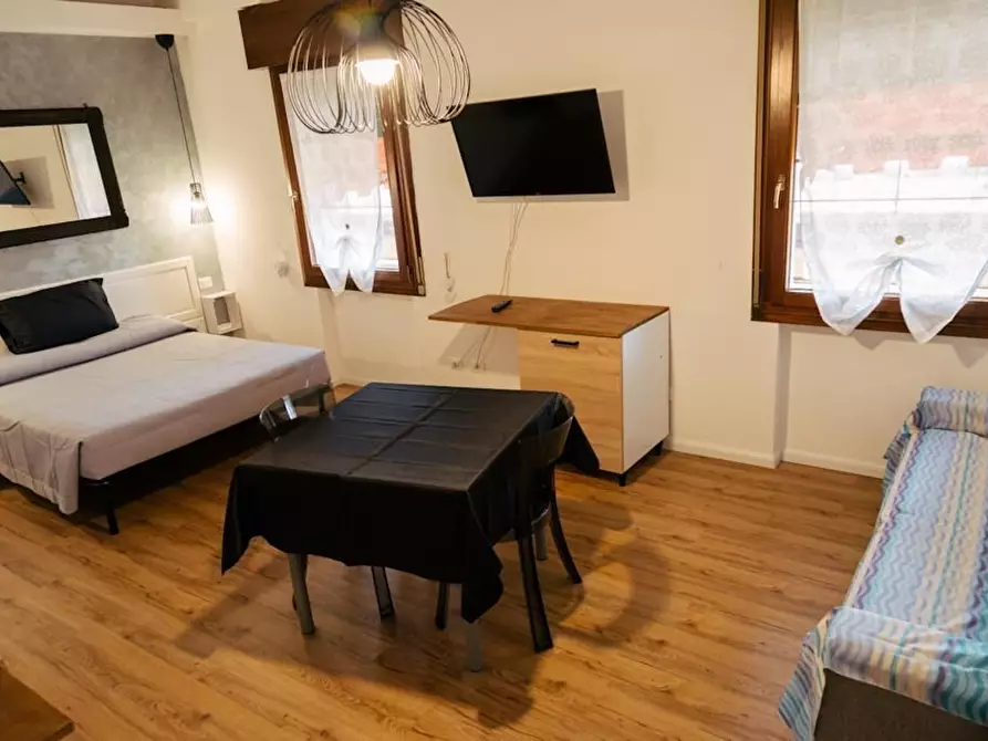 Immagine 2 di Appartamento in affitto  in Via de' Carracci a Bologna