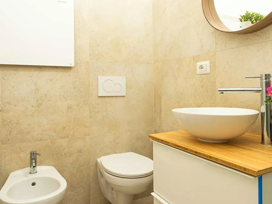 Immagine 10 di Camera in affitto  in Via Calatafimi a Milano