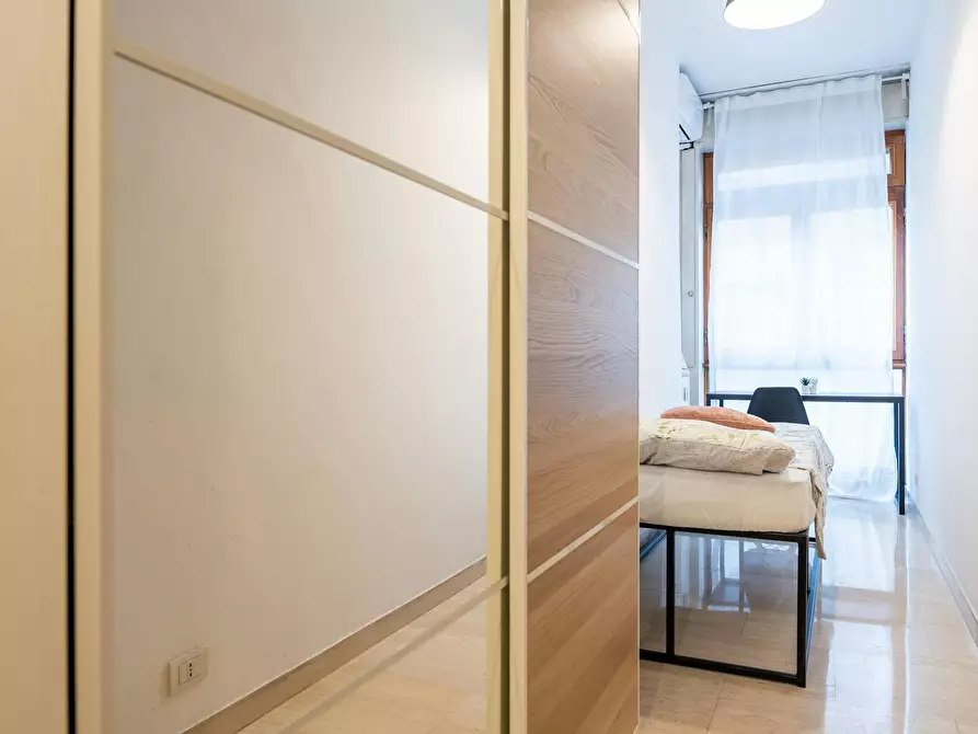 Immagine 4 di Camera in affitto  in Piazza Imperatore Tito a Milano