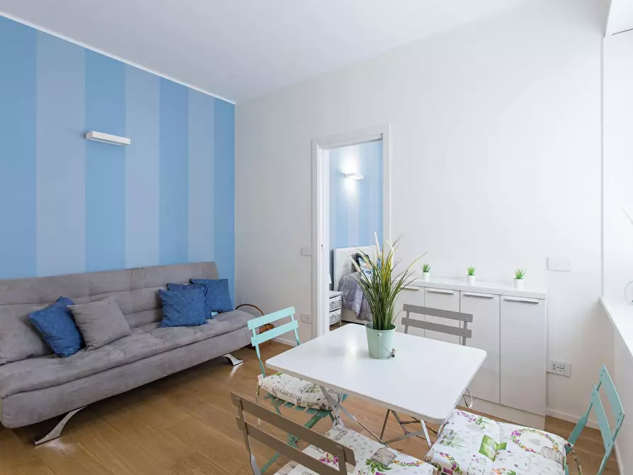 Immagine 1 di Appartamento in affitto  in Via Antonio Canova a Milano
