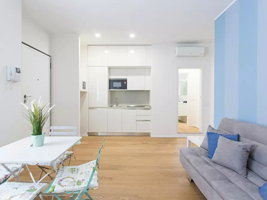 Immagine 5 di Appartamento in affitto  in Via Antonio Canova a Milano