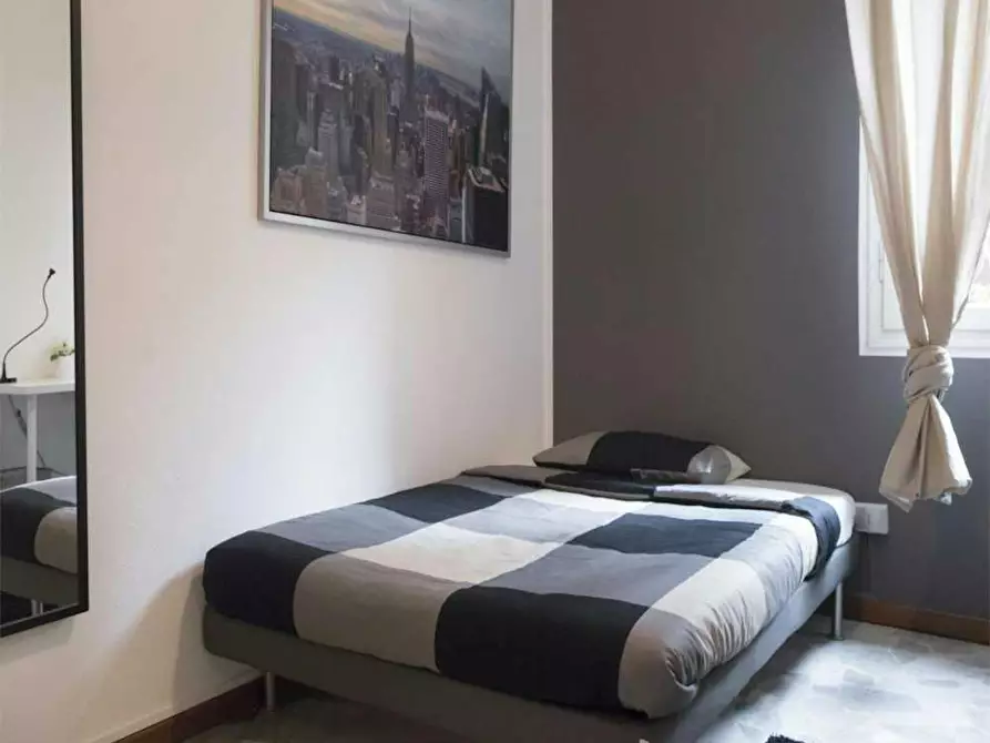 Immagine 1 di Camera in affitto  in Via Salvatore Barzilai a Milano