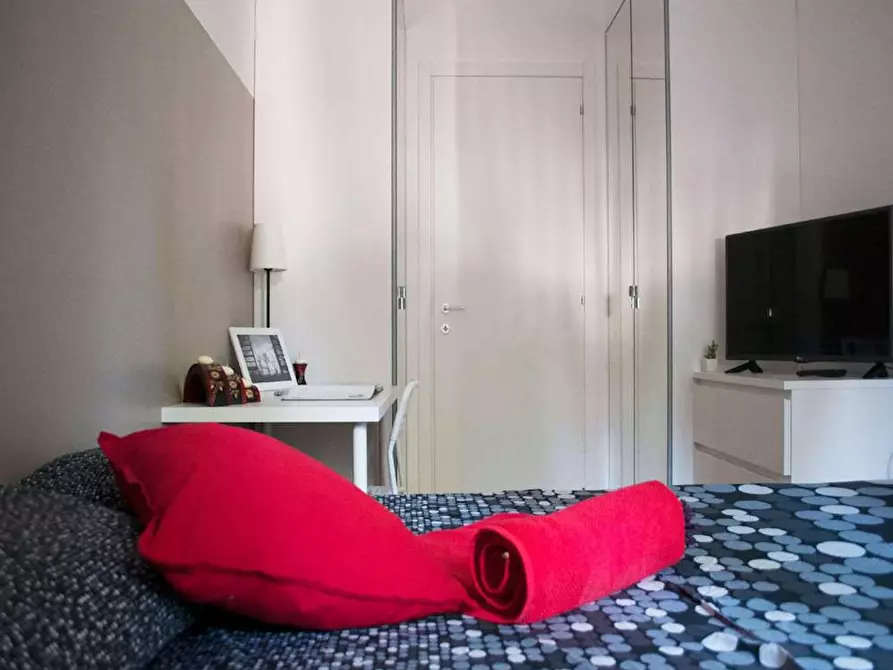 Immagine 3 di Camera in affitto  in Via Edoardo Bassini a Milano