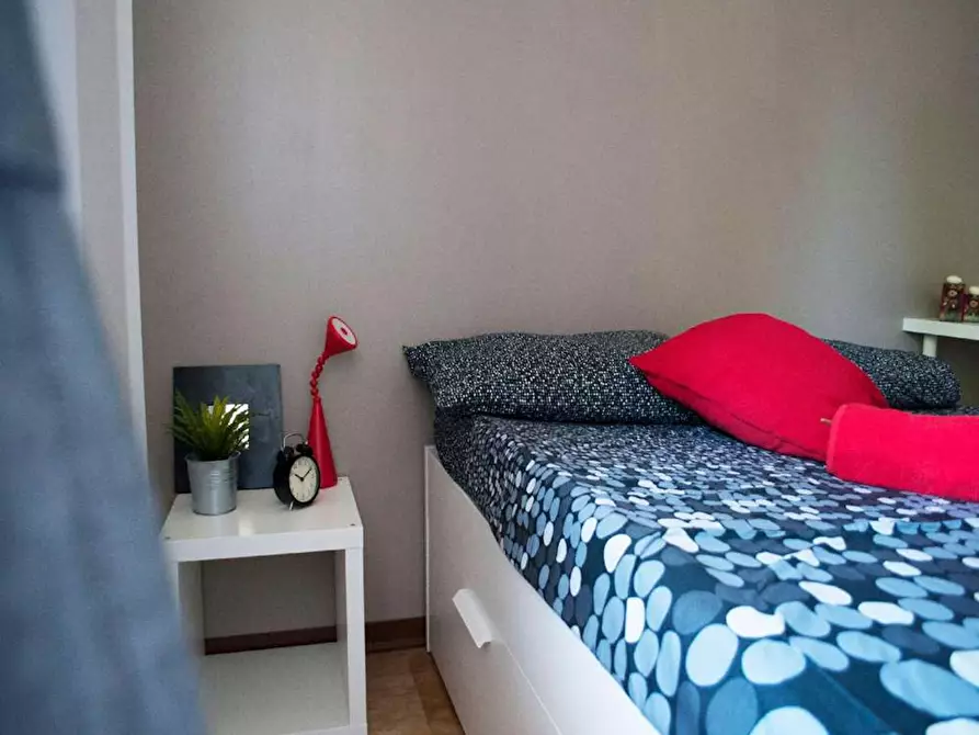 Immagine 4 di Camera in affitto  in Via Edoardo Bassini a Milano