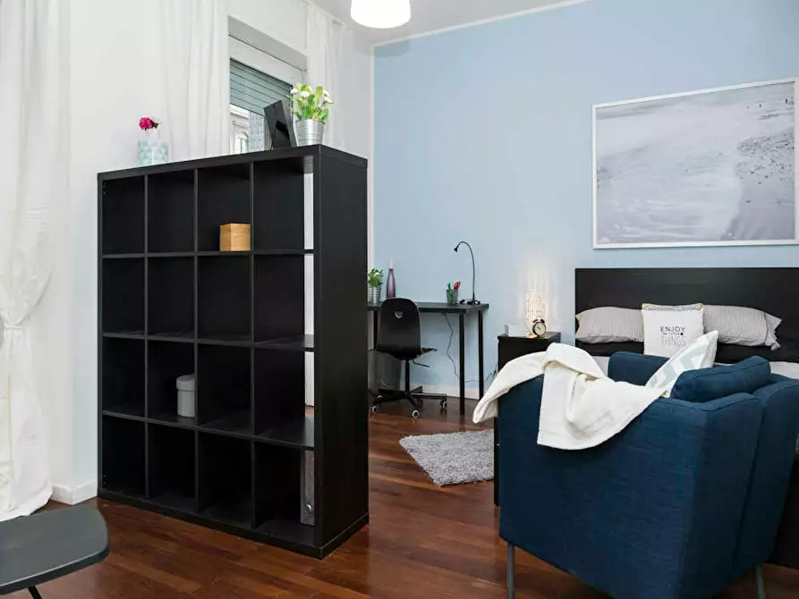 Immagine 3 di Camera in affitto  in Via Antonio Canova a Milano