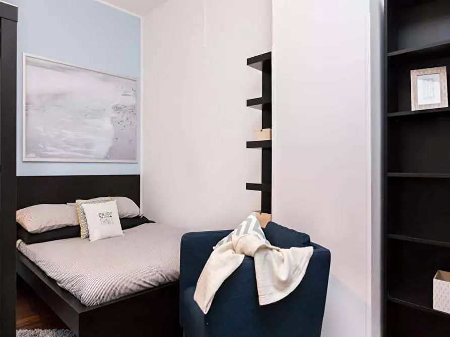 Immagine 1 di Camera in affitto  in Via Antonio Canova a Milano