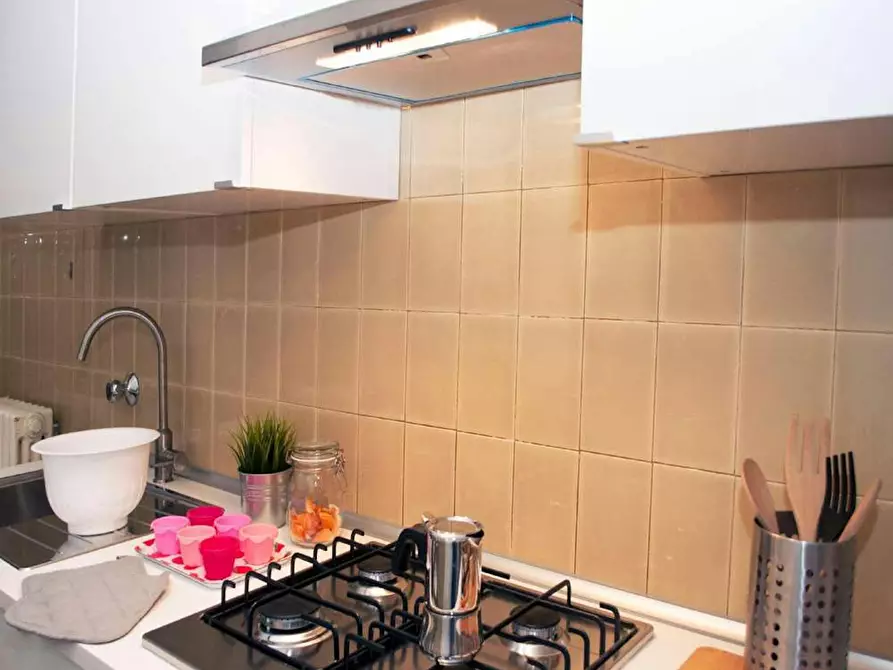 Immagine 10 di Camera in affitto  in Via Andrea Costa a Milano