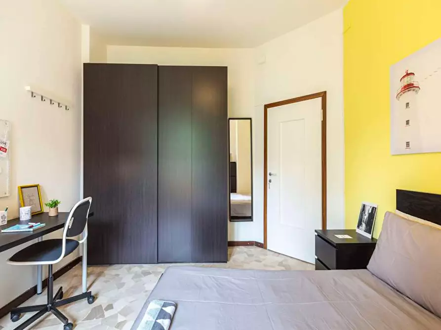 Immagine 4 di Camera in affitto  in Via Lorenteggio a Milano