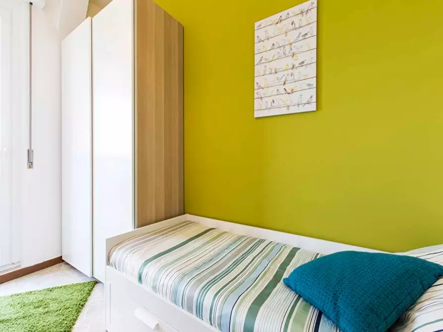 Immagine 2 di Camera in affitto  in Via Ginestre a Buccinasco