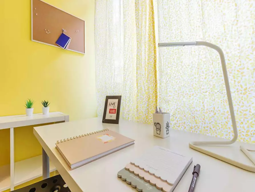 Immagine 5 di Camera in affitto  in Via Natale Battaglia a Milano