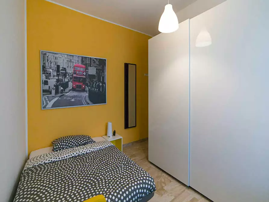 Immagine 2 di Camera in affitto  in Via Carlo Valvassori Peroni a Milano