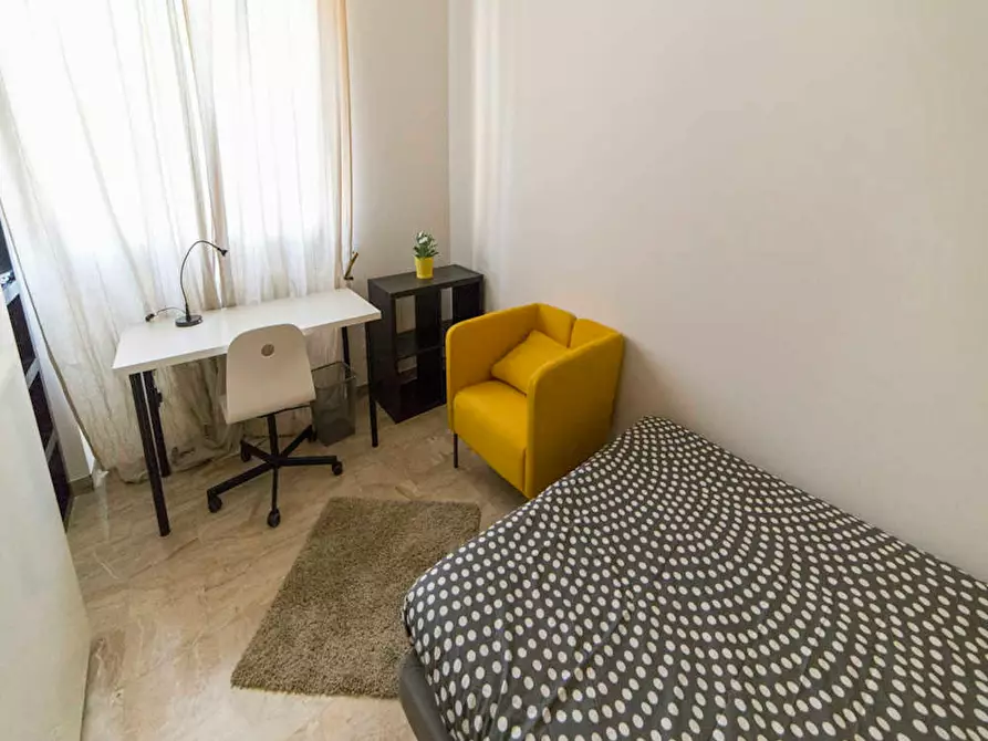 Immagine 4 di Camera in affitto  in Via Carlo Valvassori Peroni a Milano