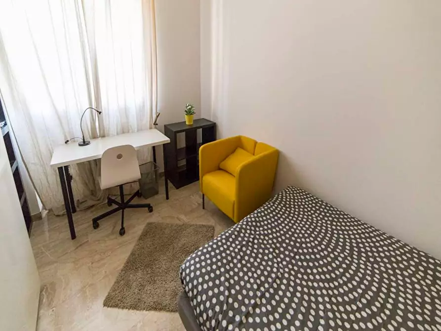 Immagine 5 di Camera in affitto  in Via Carlo Valvassori Peroni a Milano