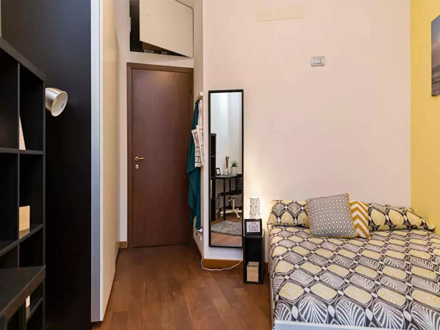 Immagine 6 di Camera in affitto  in Via Polesine a Milano