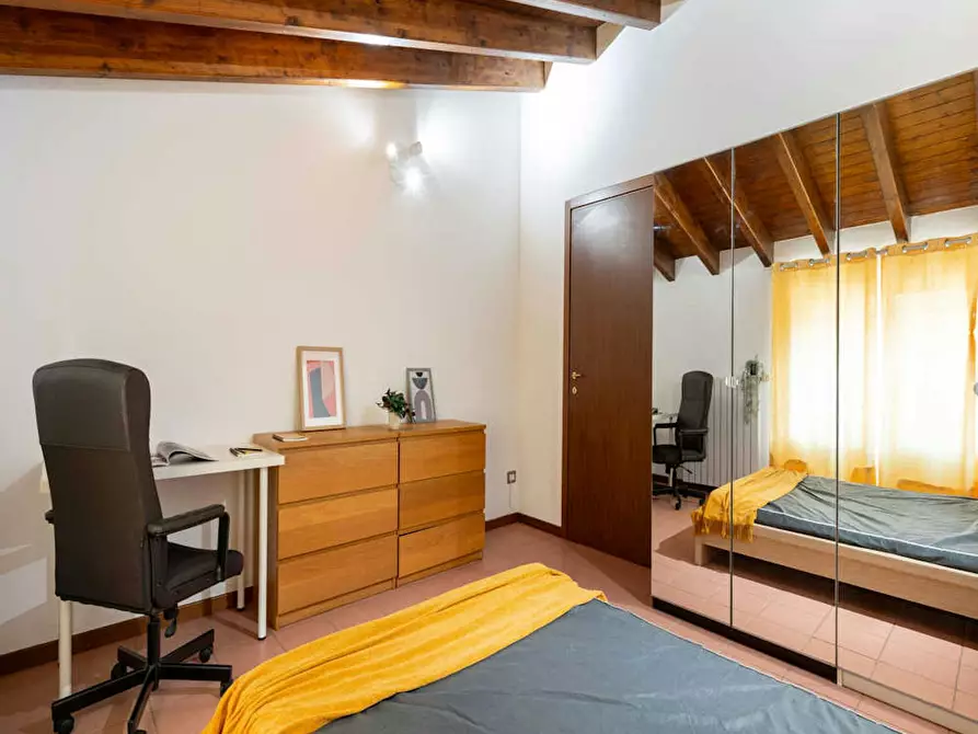 Immagine 4 di Camera in affitto  in Via Jacopo della Quercia a Milano