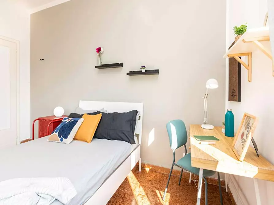 Immagine 3 di Camera in affitto  in Via Arcivescovo Romilli a Milano