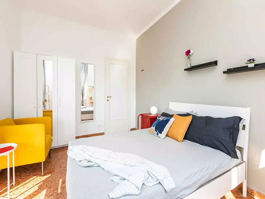 Immagine 2 di Camera in affitto  in Via Arcivescovo Romilli a Milano