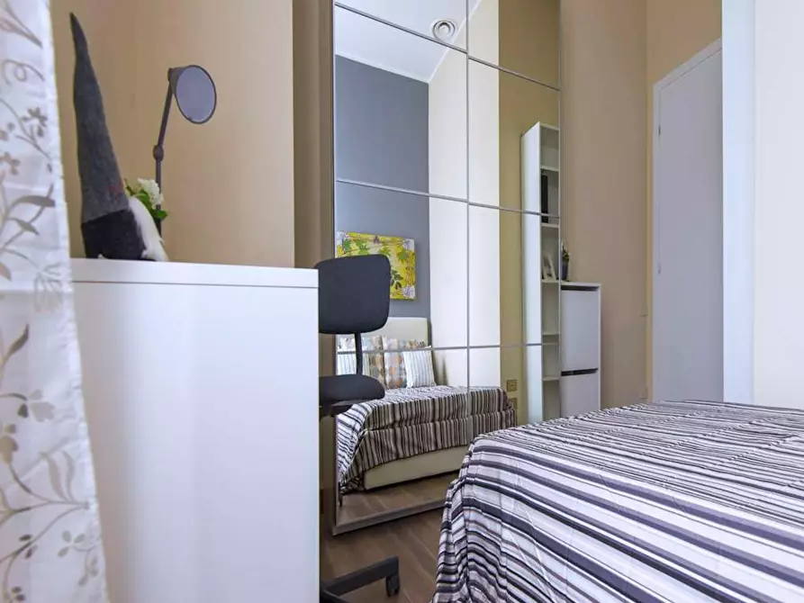 Immagine 8 di Camera in affitto  in Viale Nazario Sauro a Milano