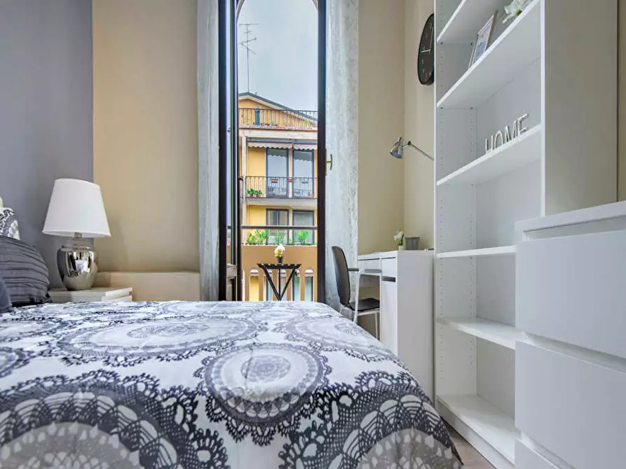 Immagine 6 di Camera in affitto  in Viale Nazario Sauro a Milano