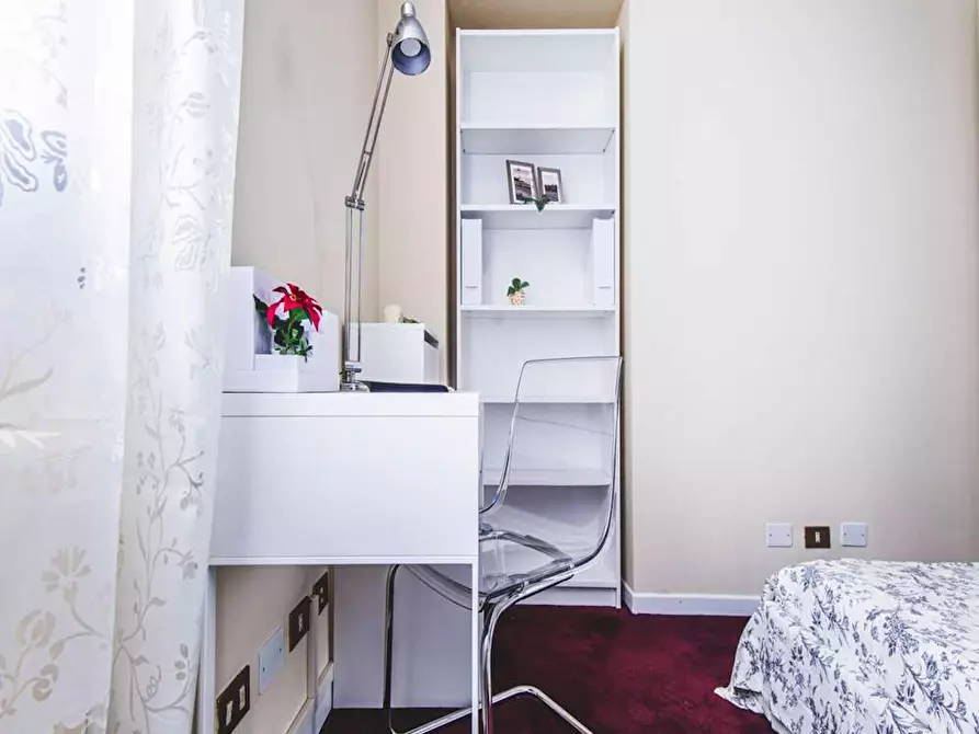 Immagine 1 di Camera in affitto  in Viale Nazario Sauro a Milano