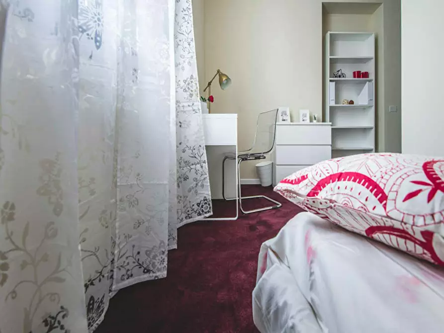 Immagine 2 di Camera in affitto  in Viale Nazario Sauro a Milano