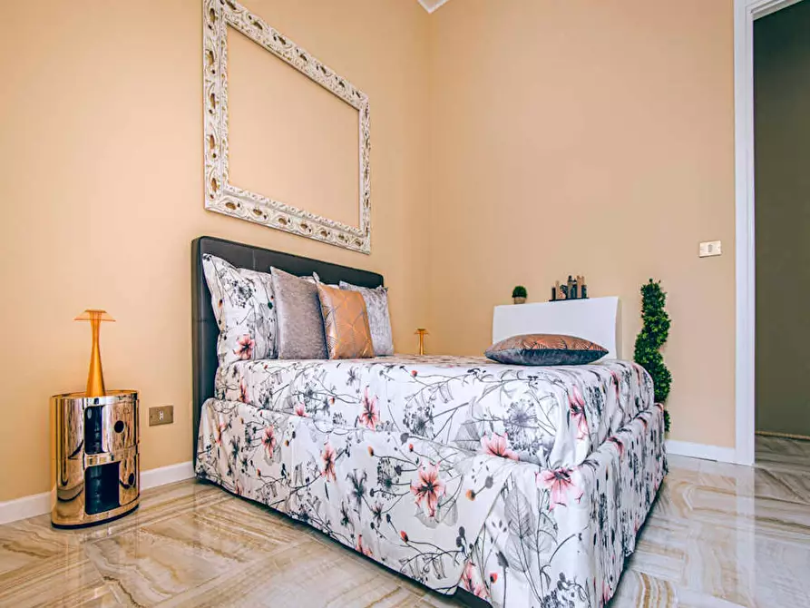 Immagine 3 di Camera in affitto  in Viale Nazario Sauro a Milano