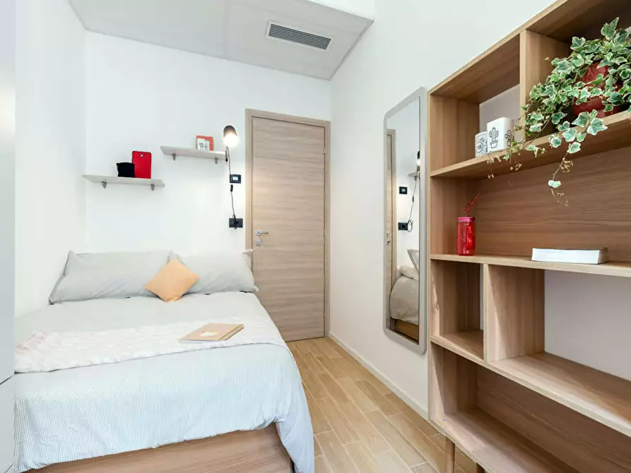 Immagine 2 di Camera in affitto  in Via Padova a Torino