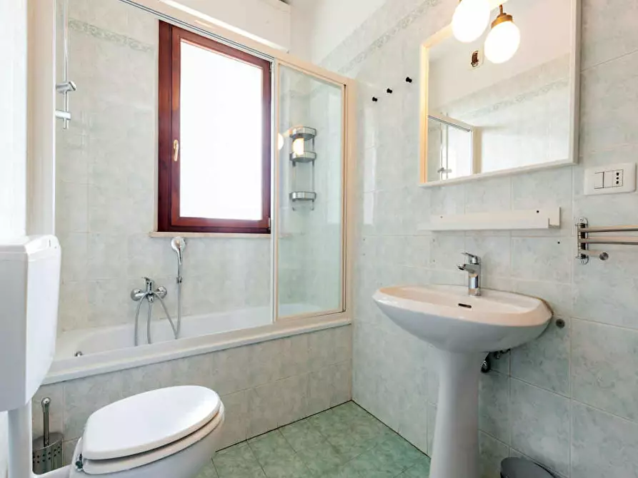 Immagine 10 di Camera in affitto  in Strada del Fortino a Torino