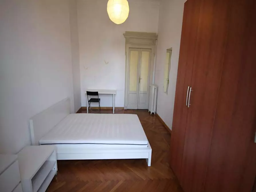 Immagine 1 di Camera in affitto  in Piazza Ventiquattro Maggio a Milano