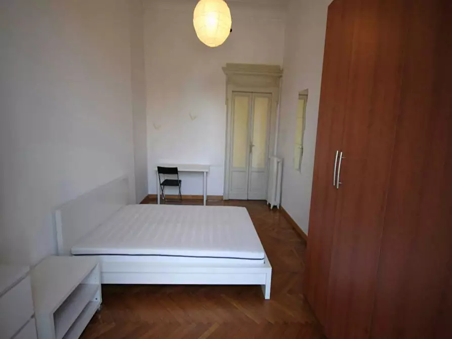 Immagine 3 di Camera in affitto  in Piazza Ventiquattro Maggio a Milano