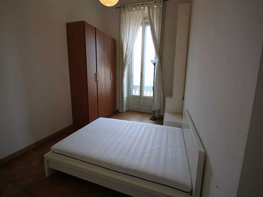 Immagine 4 di Camera in affitto  in Piazza Ventiquattro Maggio a Milano