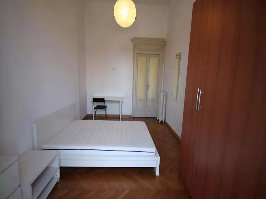 Immagine 3 di Camera in affitto  in Piazza Ventiquattro Maggio a Milano