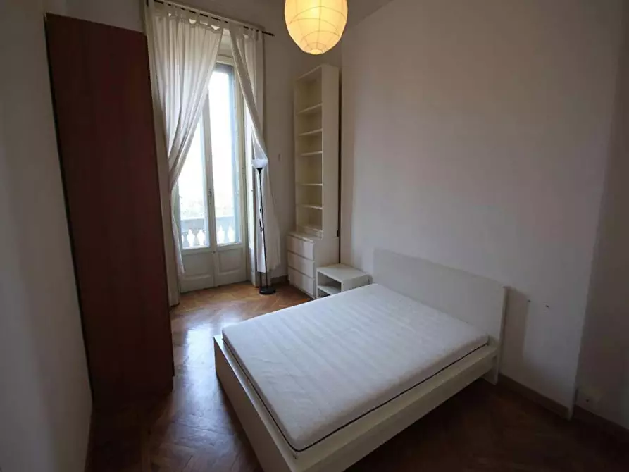 Immagine 4 di Camera in affitto  in Piazza Ventiquattro Maggio a Milano