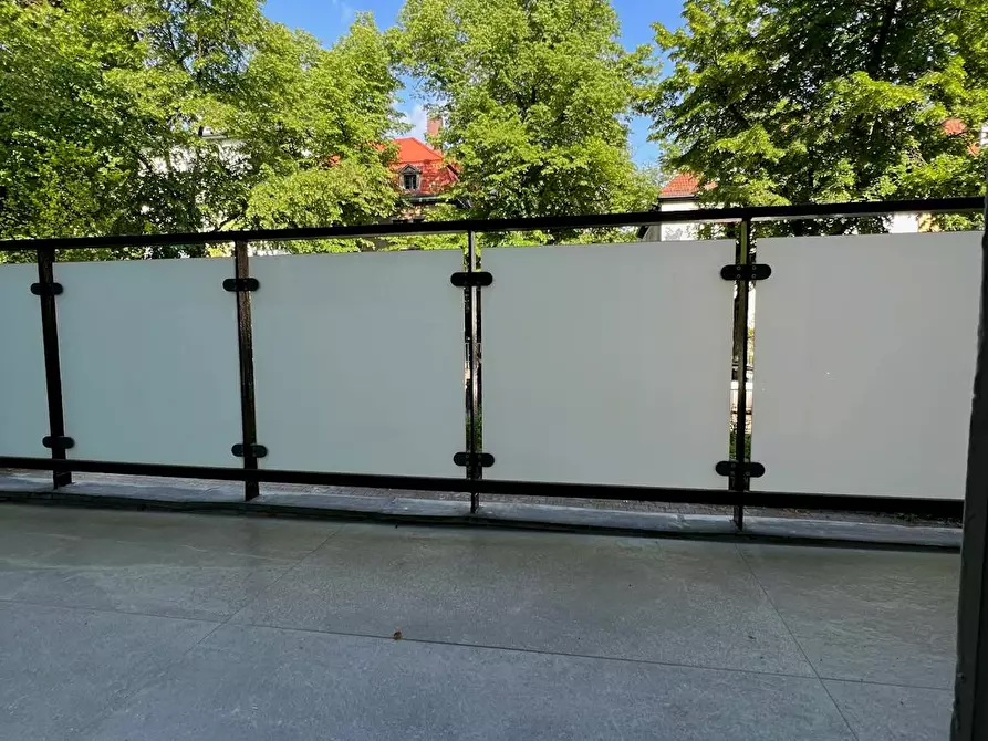Immagine 2 di Appartamento in affitto  in Lindenallee a Berlin