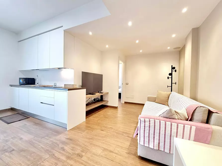 Immagine 2 di Appartamento in affitto  in Alzaia Naviglio Pavese a Milano