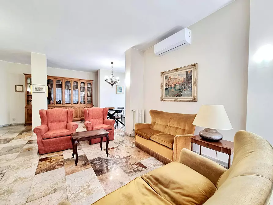 Immagine 2 di Appartamento in affitto  in Via Roncaglia a Milano