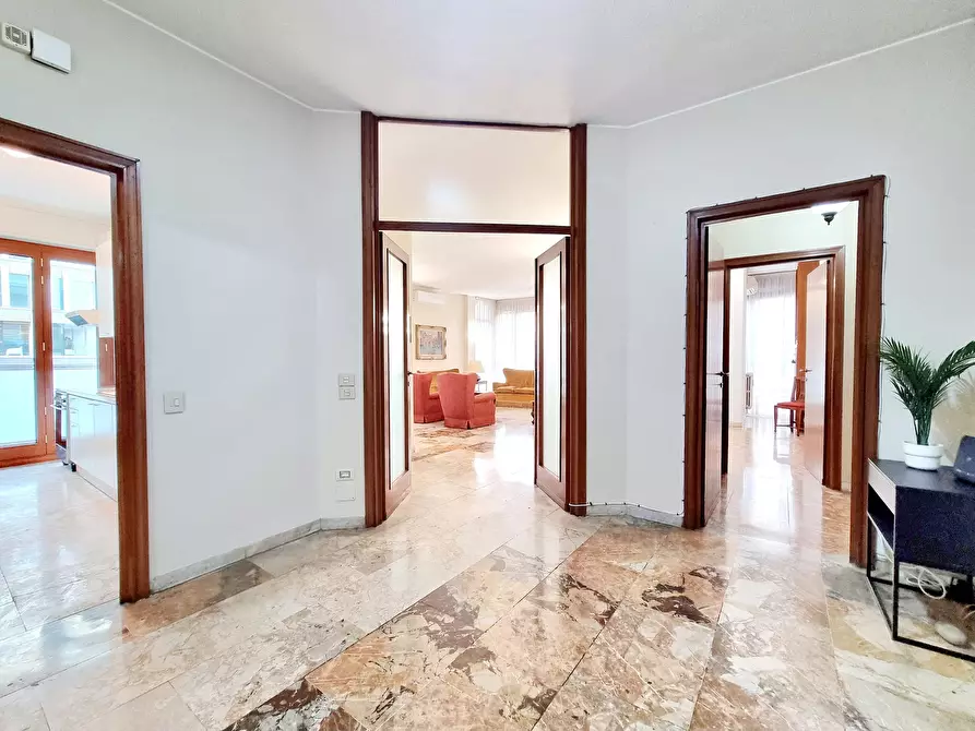 Immagine 8 di Appartamento in affitto  in Via Roncaglia a Milano