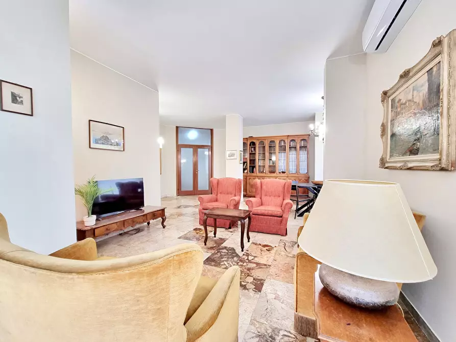 Immagine 4 di Appartamento in affitto  in Via Roncaglia a Milano