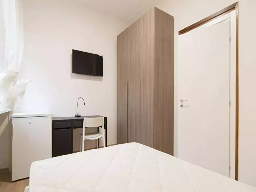 Immagine 1 di Camera in affitto  in Via Rodolfo Farneti a Milano