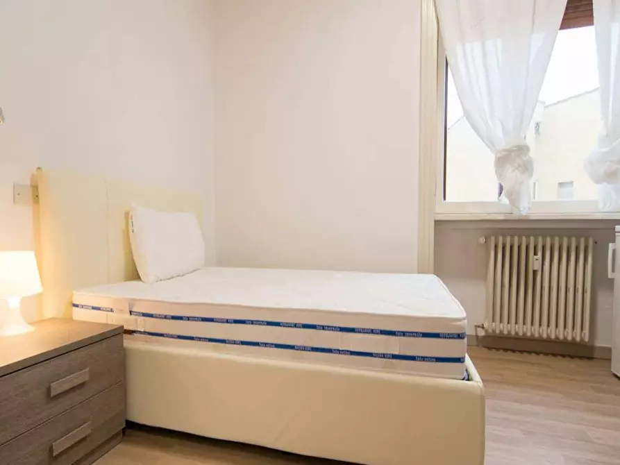 Immagine 5 di Camera in affitto  in Via Rodolfo Farneti a Milano