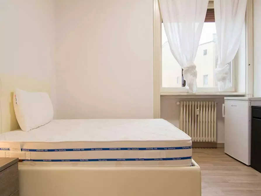 Immagine 3 di Camera in affitto  in Via Rodolfo Farneti a Milano