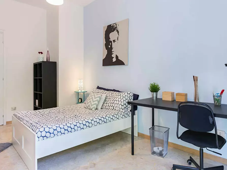 Immagine 3 di Camera in affitto  in Via dei Pioppi a Buccinasco