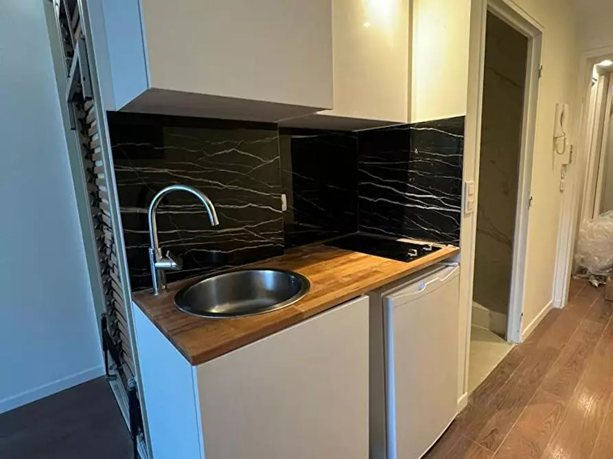 Immagine 1 di Appartamento in affitto  in Rue de Longchamp a Neuilly-sur-Seine