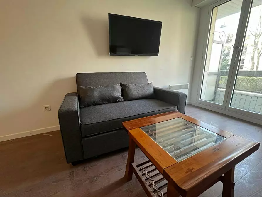 Immagine 4 di Appartamento in affitto  in Rue de Longchamp a Neuilly-sur-Seine