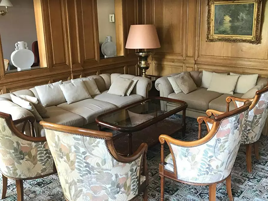 Immagine 8 di Appartamento in affitto  in Rue de Longchamp a Neuilly-sur-Seine