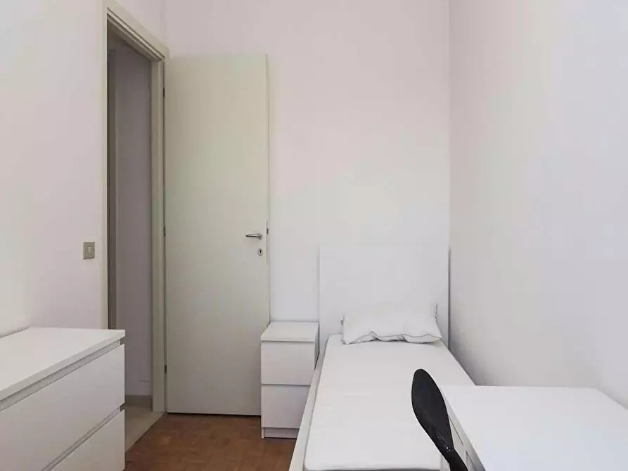 Immagine 2 di Camera in affitto  in Via Vincenzo Giordano Orsini a Milano
